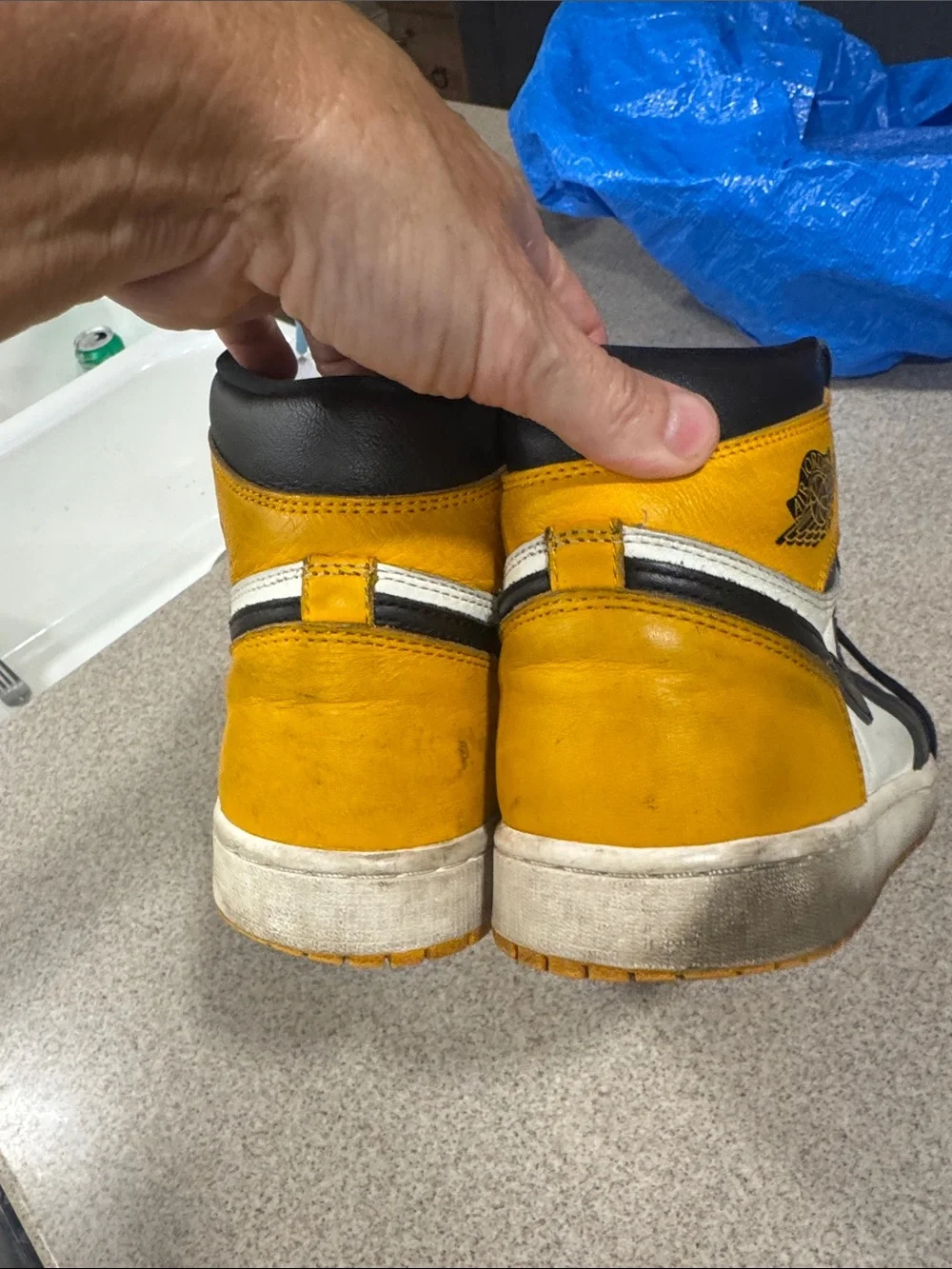 Jordan 1 retro high rHigh-Top Leather Basketball Sneakers -